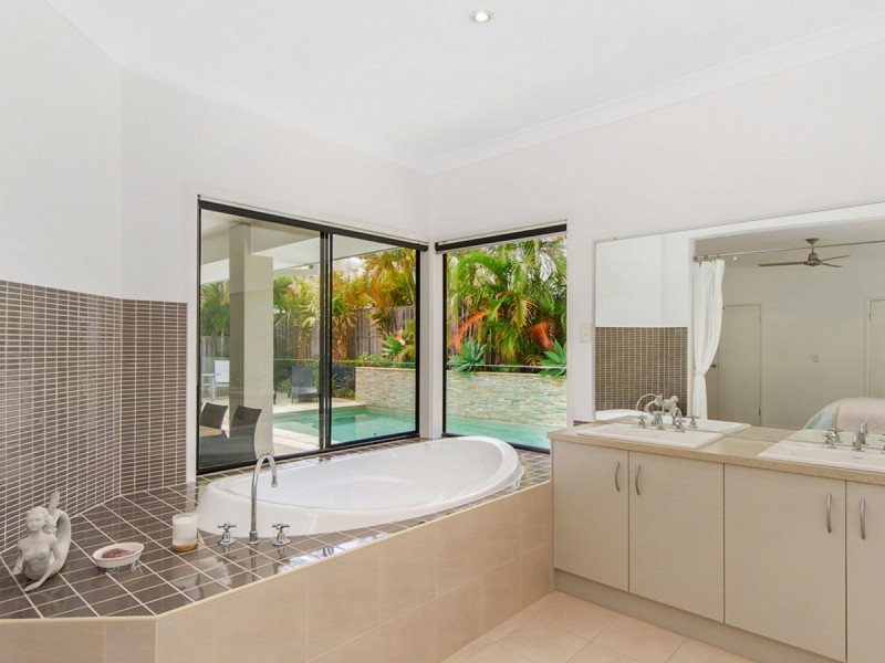 47 Observatory Drive, Reedy Creek QLD 4227