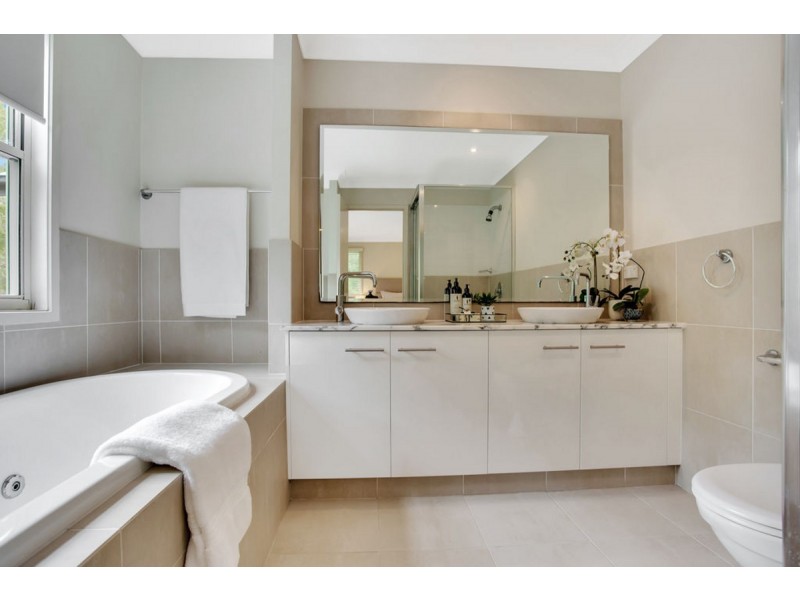 133 Easthill Drive, Robina QLD 4226