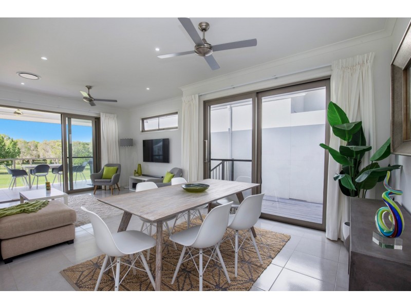 166/1 The Inlet Drive, Carrara QLD 4211