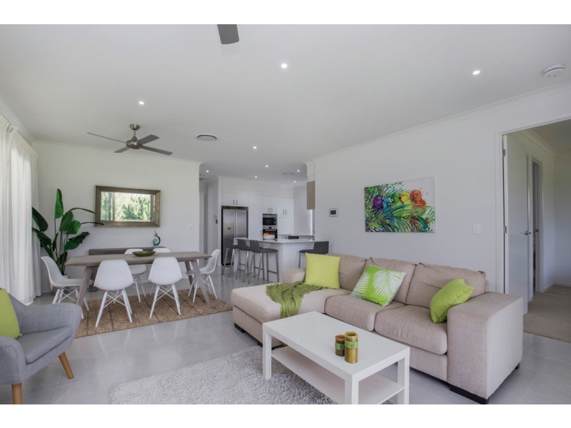 166/1 The Inlet Drive, Carrara QLD 4211