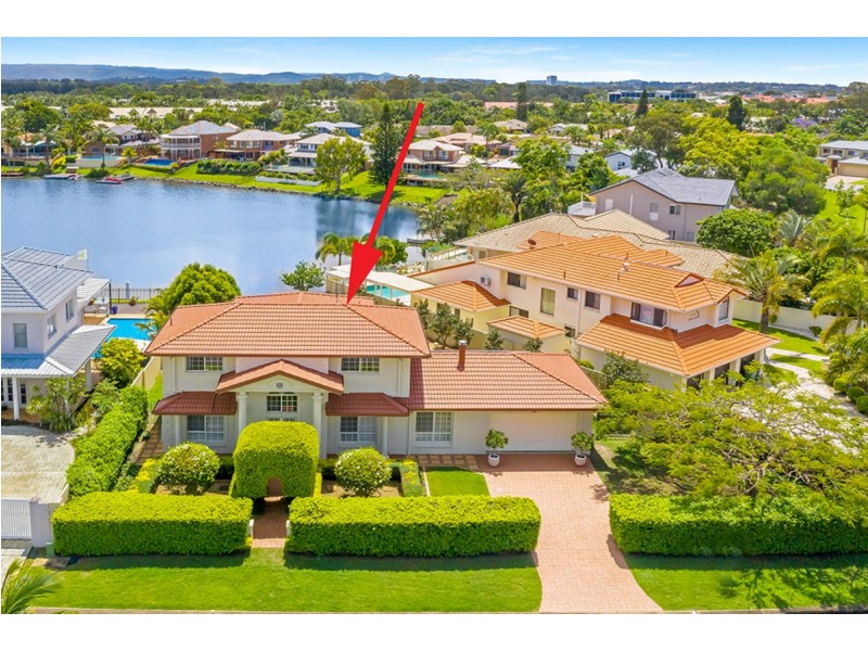 1 Andros Court, Clear Island Waters QLD 4226