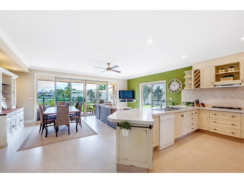1 Andros Court, Clear Island Waters QLD 4226