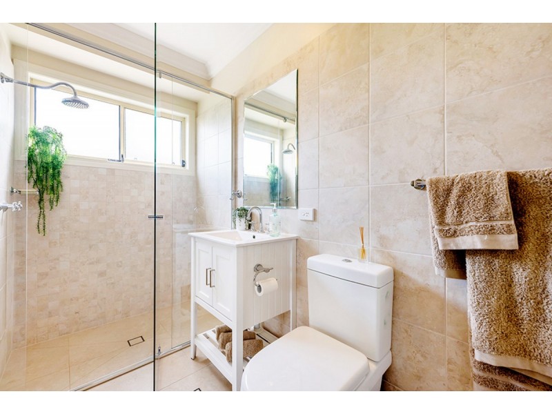 1 Andros Court, Clear Island Waters QLD 4226