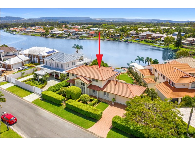 1 Andros Court, Clear Island Waters QLD 4226
