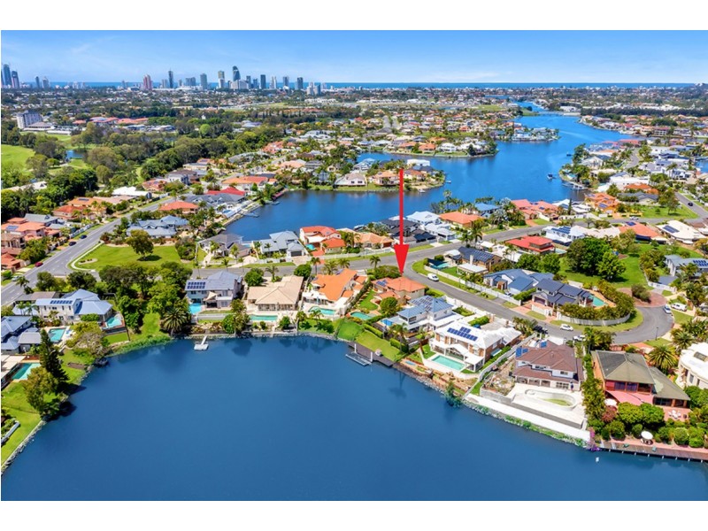 1 Andros Court, Clear Island Waters QLD 4226