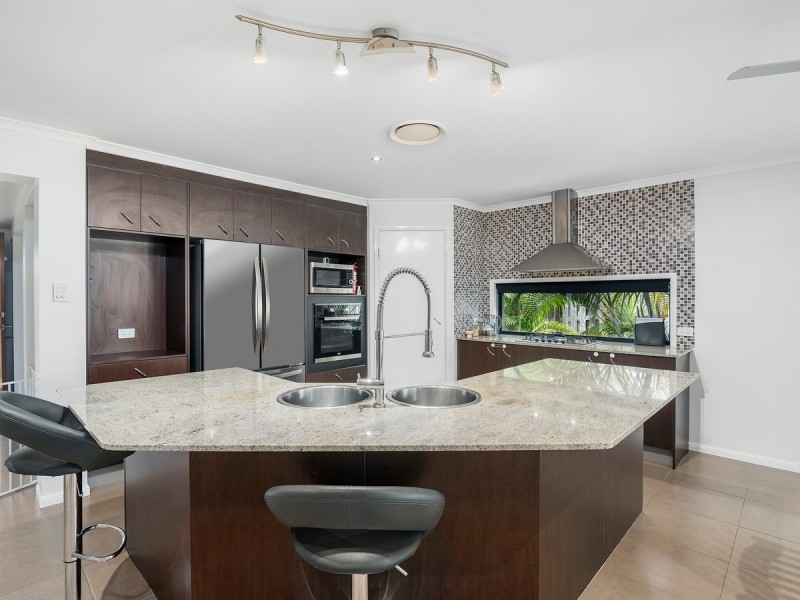 70 Observatory Drive, Reedy Creek QLD 4227