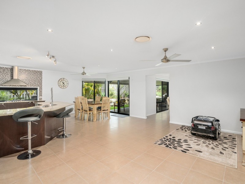 70 Observatory Drive, Reedy Creek QLD 4227