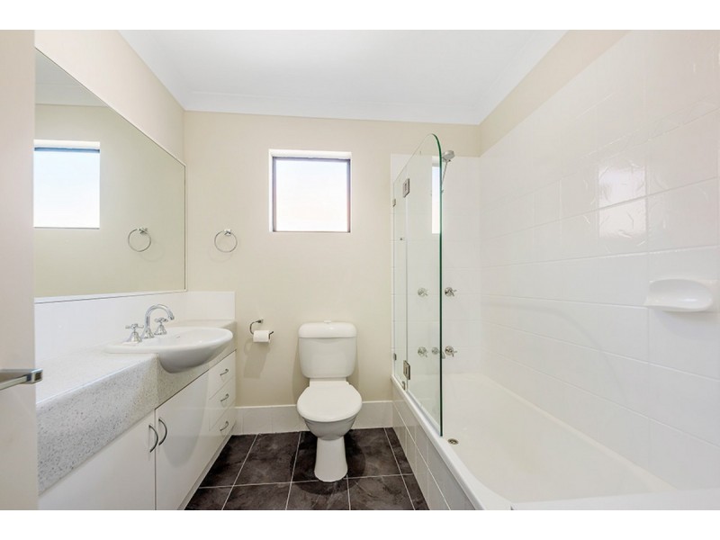 4/9 Magenta Drive, Varsity Lakes QLD 4227