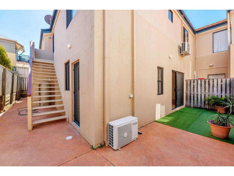 4/9 Magenta Drive, Varsity Lakes QLD 4227