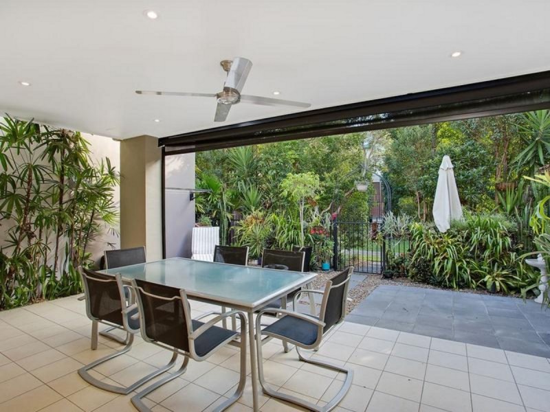 39 Riverwalk Avenue, Robina QLD 4226