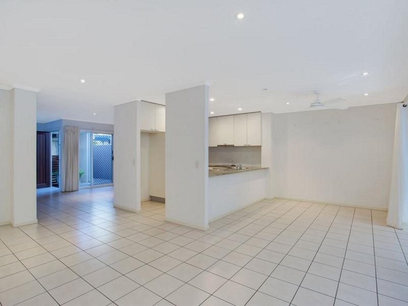 39 Riverwalk Avenue, Robina QLD 4226
