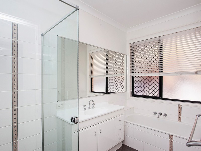 60 Bayswater Avenue, Varsity Lakes QLD 4227