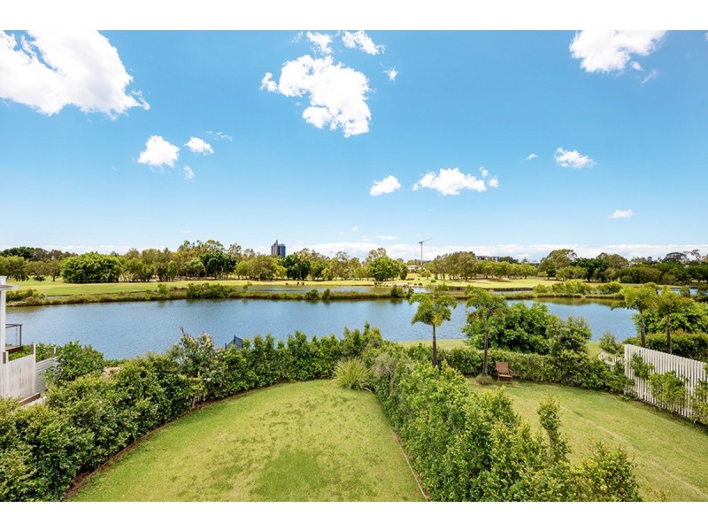 20 Peninsula Drive, Robina QLD 4226