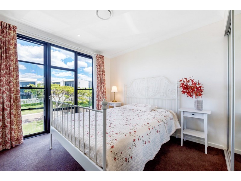 20 Peninsula Drive, Robina QLD 4226