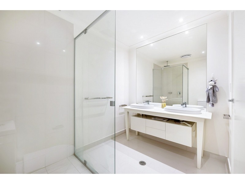 20 Peninsula Drive, Robina QLD 4226