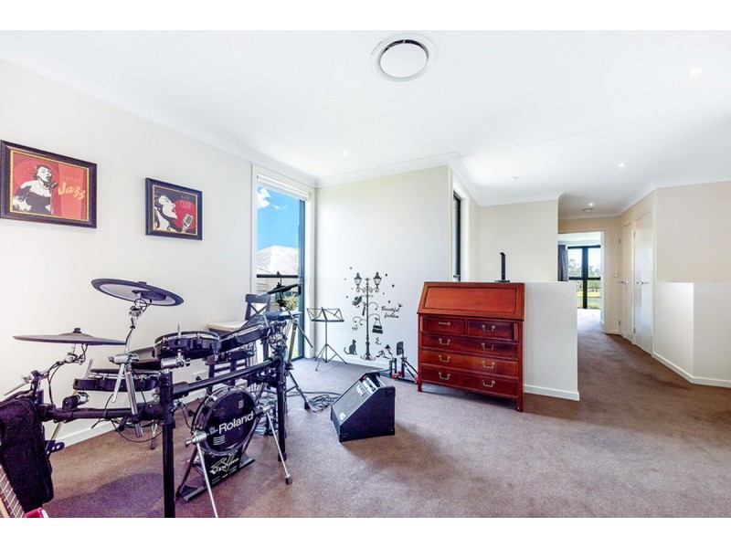 20 Peninsula Drive, Robina QLD 4226