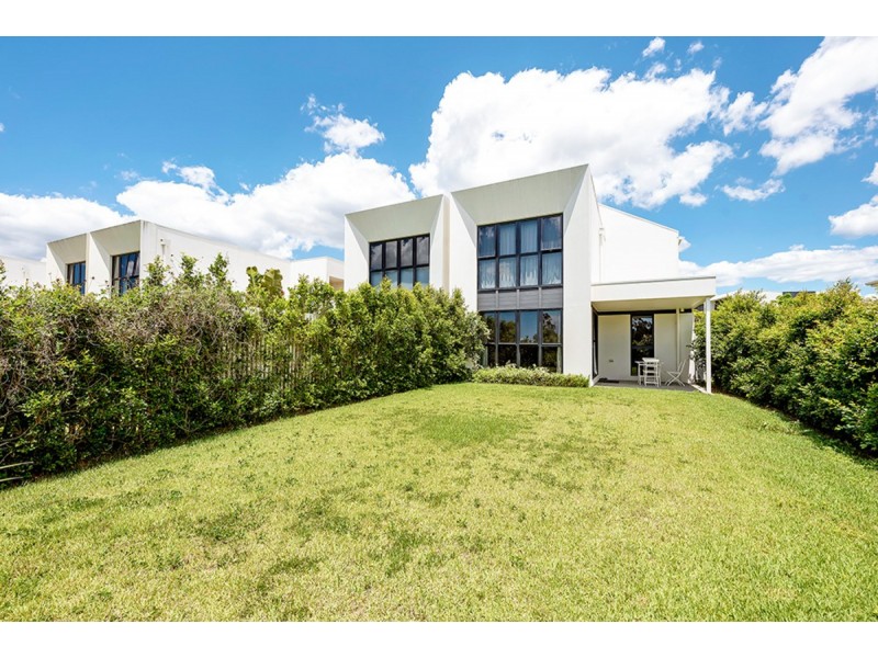 20 Peninsula Drive, Robina QLD 4226