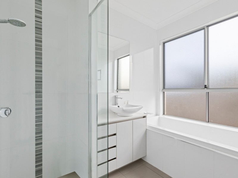 17 Stone Creek Drive, Upper Coomera QLD 4209