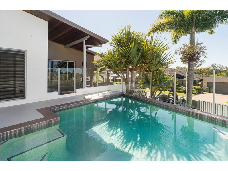 12 Corvus Way, Robina QLD 4226