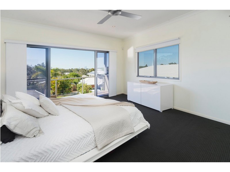 12 Corvus Way, Robina QLD 4226