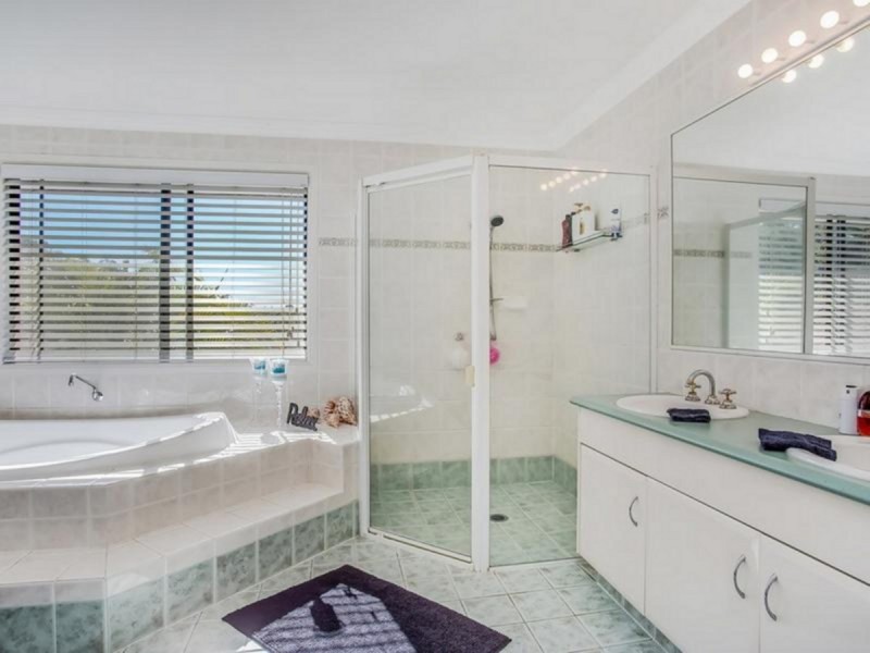 23 Fiddlewood Place, Reedy Creek QLD 4227