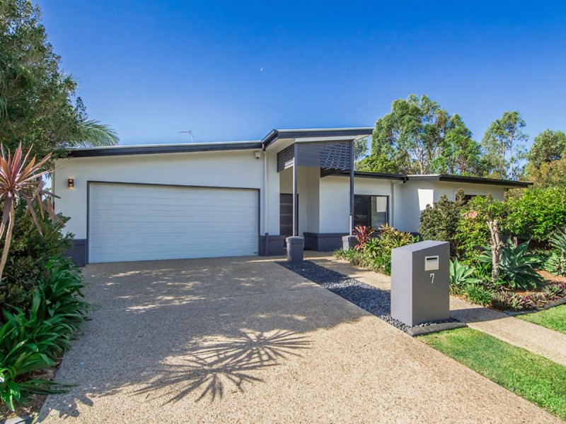 7 Barton Street, Reedy Creek QLD 4227