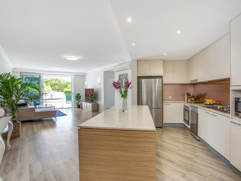 10/1 Lakefront Crescent, Varsity Lakes QLD 4227