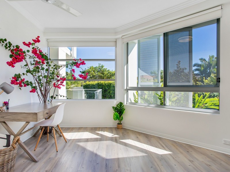 10/1 Lakefront Crescent, Varsity Lakes QLD 4227