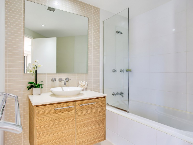 10/1 Lakefront Crescent, Varsity Lakes QLD 4227