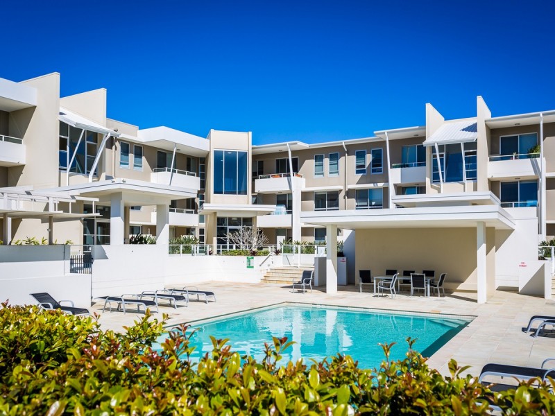 10/1 Lakefront Crescent, Varsity Lakes QLD 4227