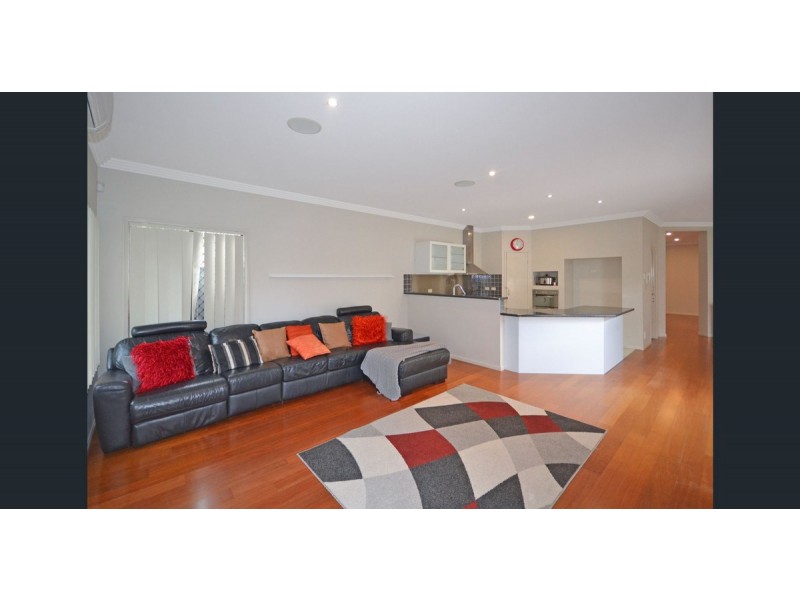 13 St Paul Crescent, Varsity Lakes QLD 4227