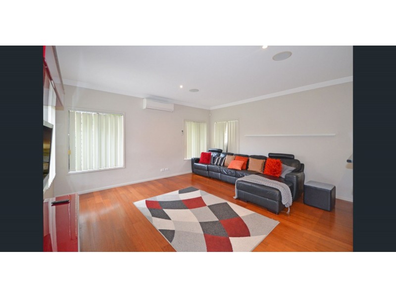 13 St Paul Crescent, Varsity Lakes QLD 4227