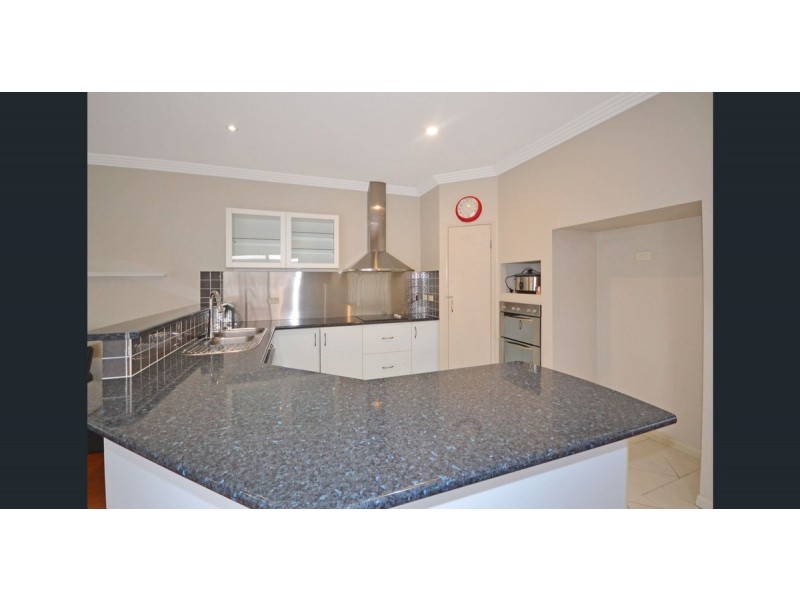 13 St Paul Crescent, Varsity Lakes QLD 4227