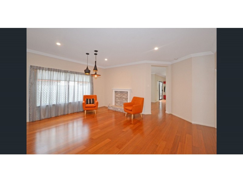 13 St Paul Crescent, Varsity Lakes QLD 4227