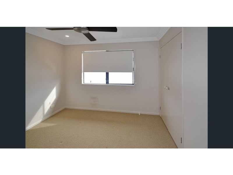 13 St Paul Crescent, Varsity Lakes QLD 4227