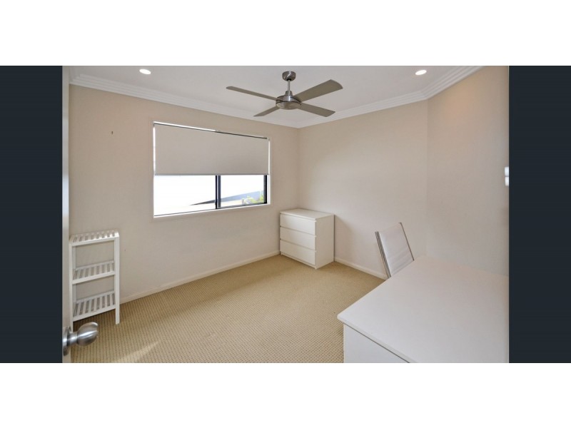 13 St Paul Crescent, Varsity Lakes QLD 4227