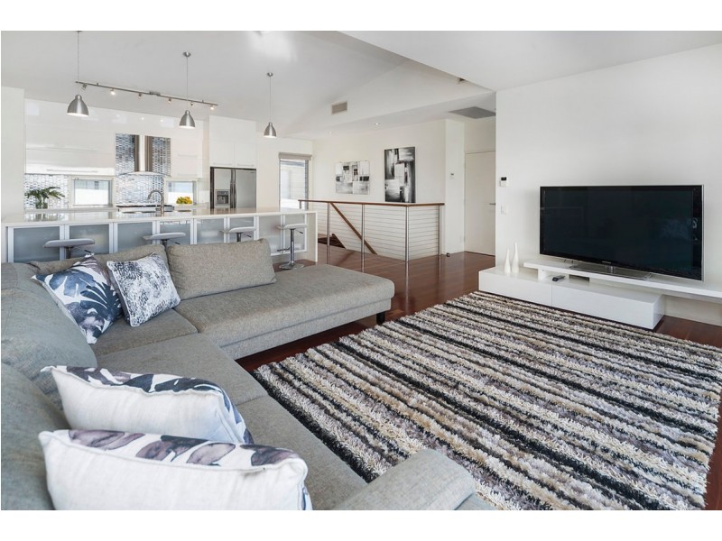 12 Corvus Way, Robina QLD 4226