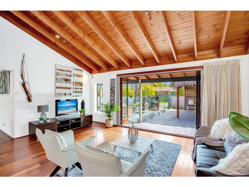 134 Christine Avenue, Burleigh Waters QLD 4220