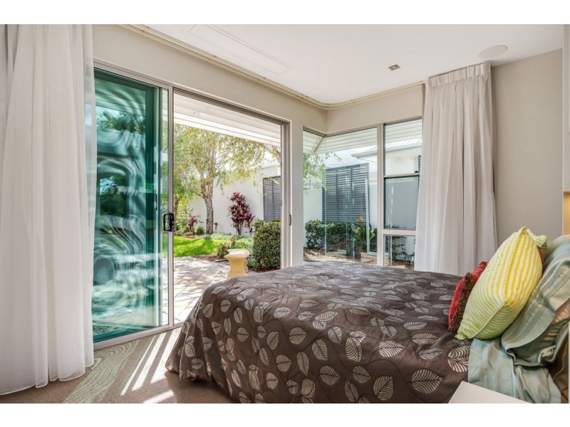 738 Peninsula Drive, Robina QLD 4226