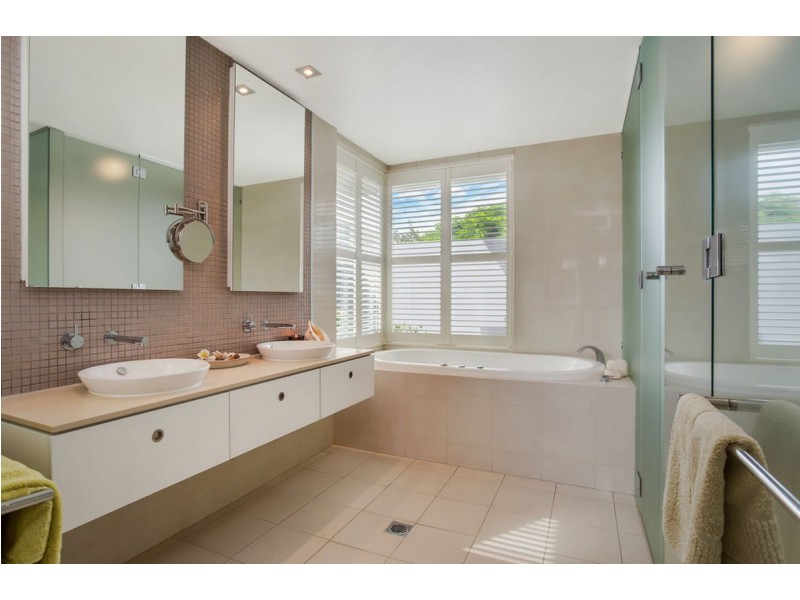 738 Peninsula Drive, Robina QLD 4226