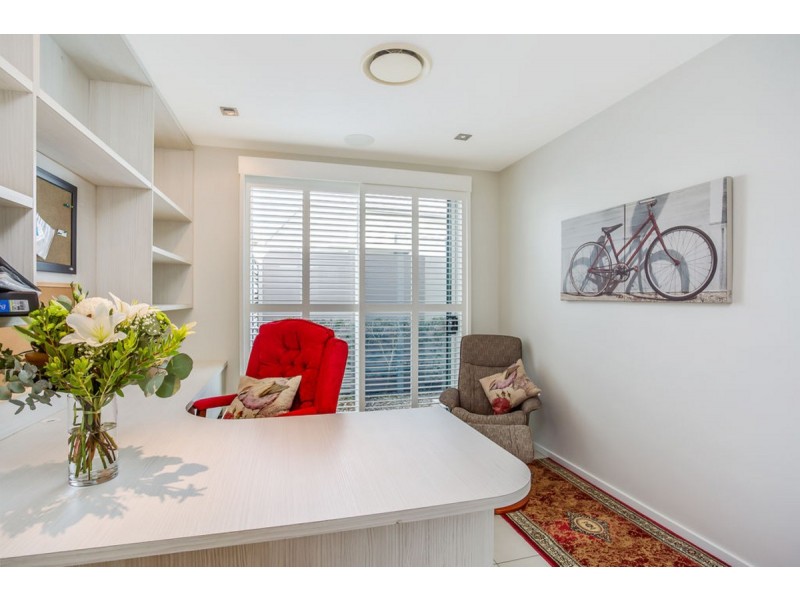 738 Peninsula Drive, Robina QLD 4226