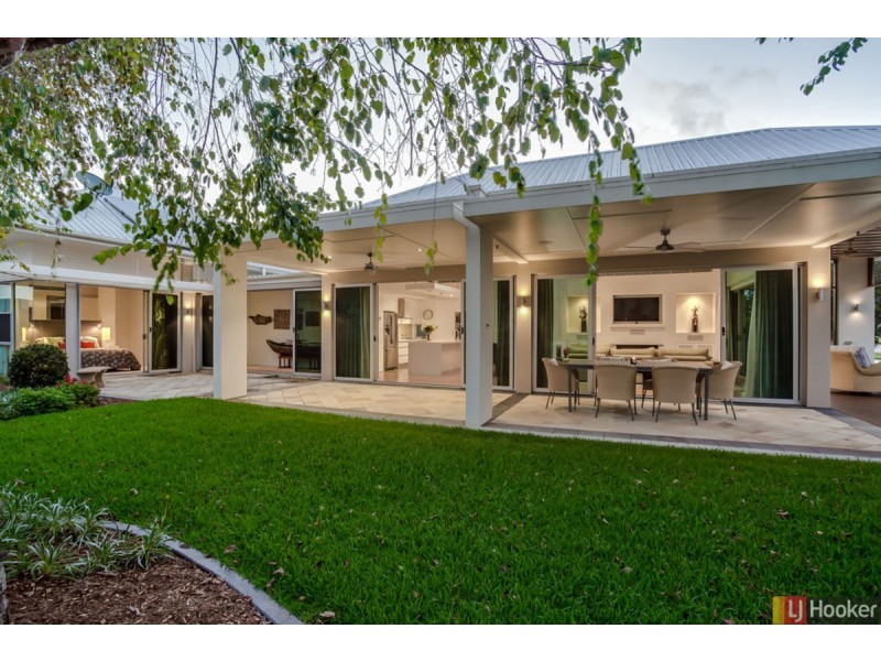 738 Peninsula Drive, Robina QLD 4226