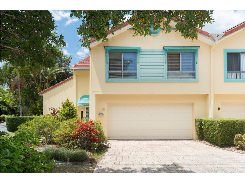 142/125 Santa Cruz Boulevard, Clear Island Waters QLD 4226