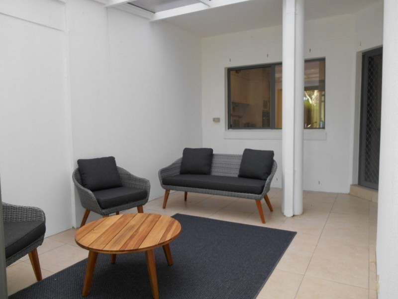 142/125 Santa Cruz Boulevard, Clear Island Waters QLD 4226