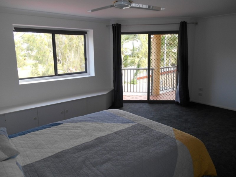 142/125 Santa Cruz Boulevard, Clear Island Waters QLD 4226