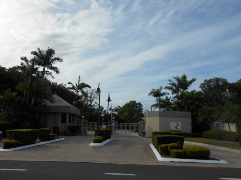 142/125 Santa Cruz Boulevard, Clear Island Waters QLD 4226