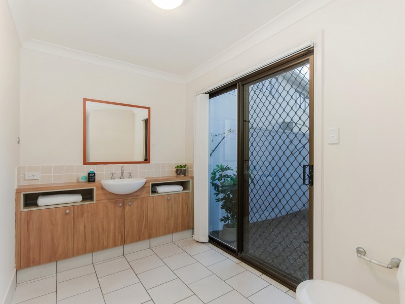 50 Peach Drive, Robina QLD 4226