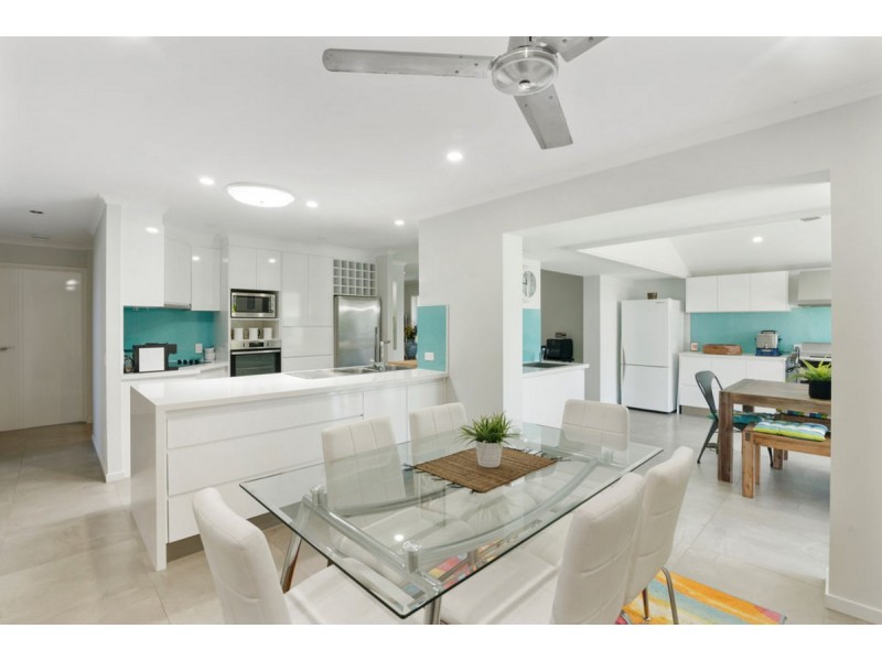 11 Largo Place, Varsity Lakes QLD 4227