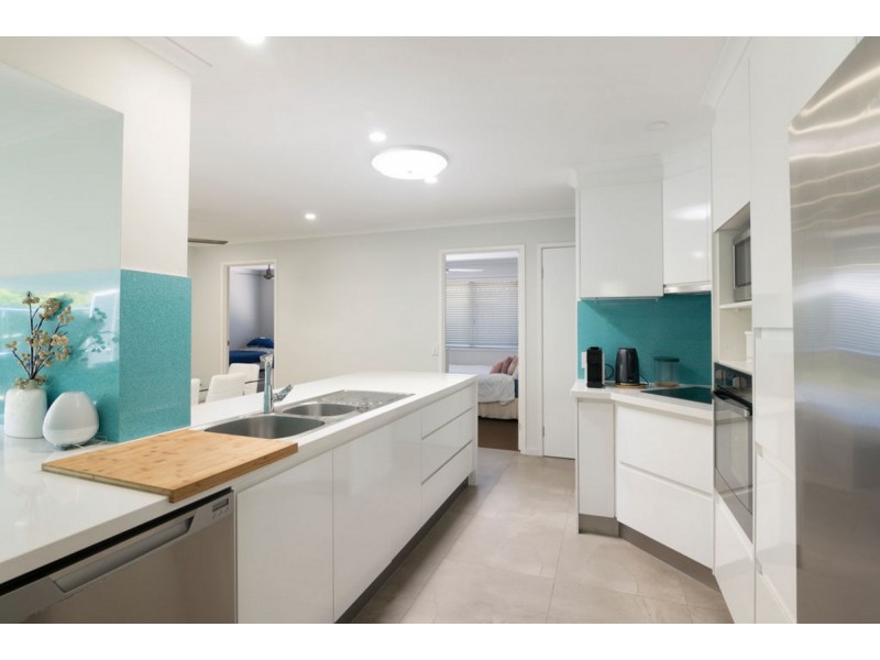 11 Largo Place, Varsity Lakes QLD 4227