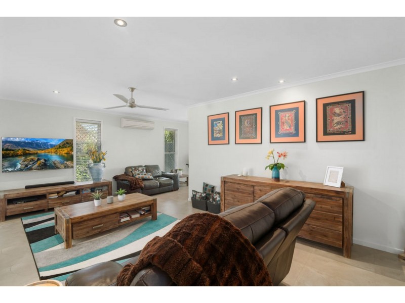 11 Largo Place, Varsity Lakes QLD 4227